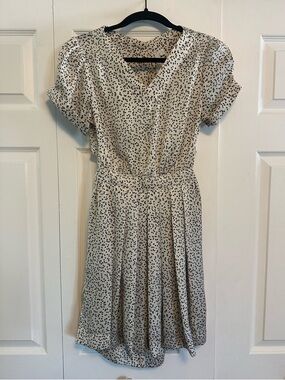 Light Cream and Black Heart Printed V-Neck Short Puffed Sleeve Open Back Dress